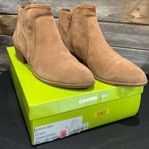 Gianni Bini Elsen bootie camel color size 8